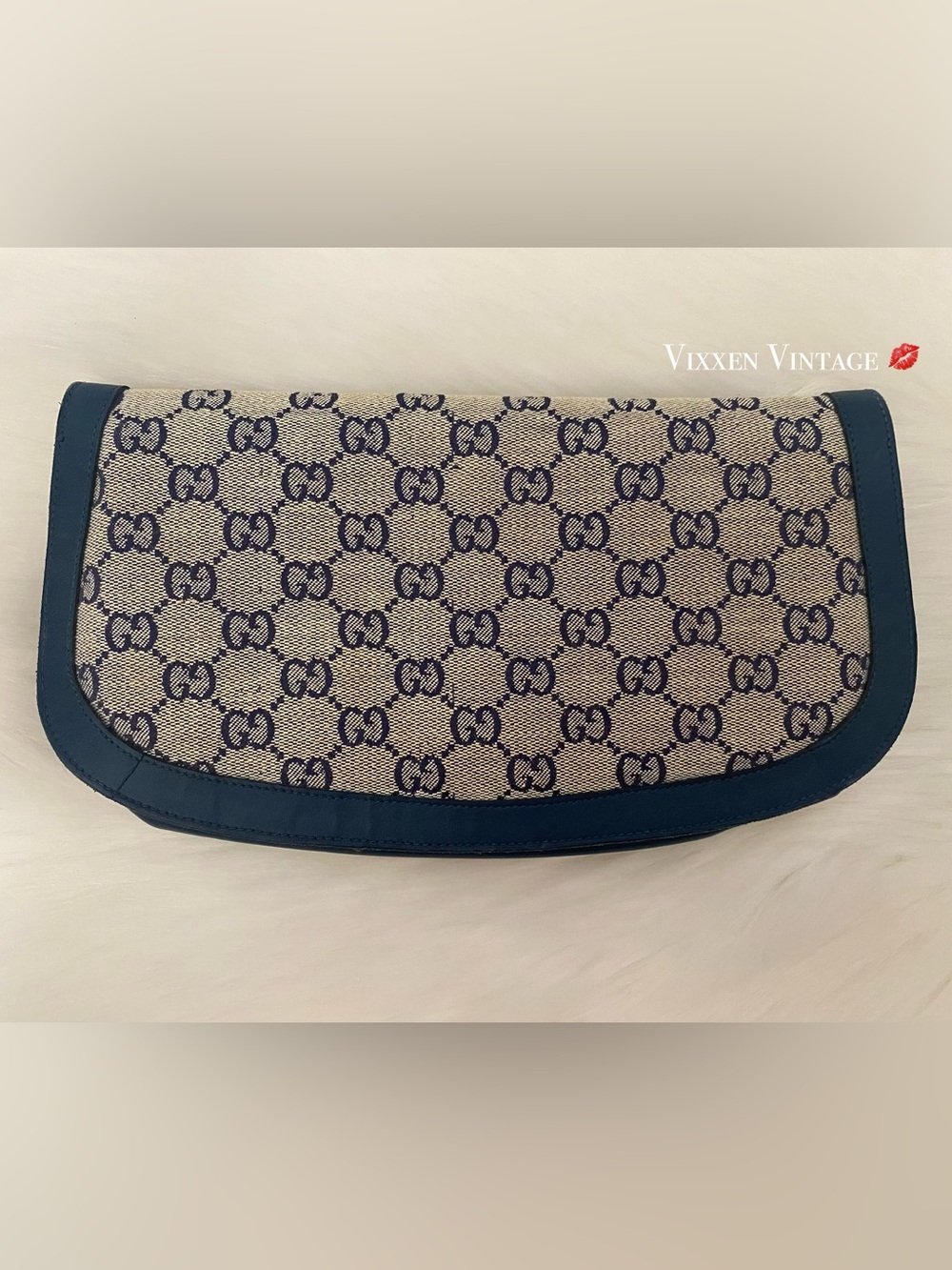 VINTAGE 1960’S GUCCI LEATHER GG MONOGRAM JACQUARD CLUTCH IN NAVY - Picture 3 of 13